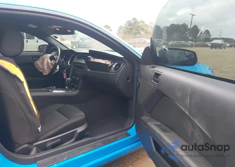 2013 Ford Mustang V6 z USA, uszkodzony, nr VIN 1ZVBP8AM7D5254640